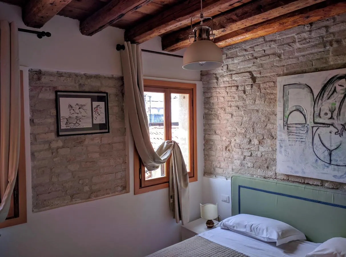Suite Canareggio Mestre 3*,